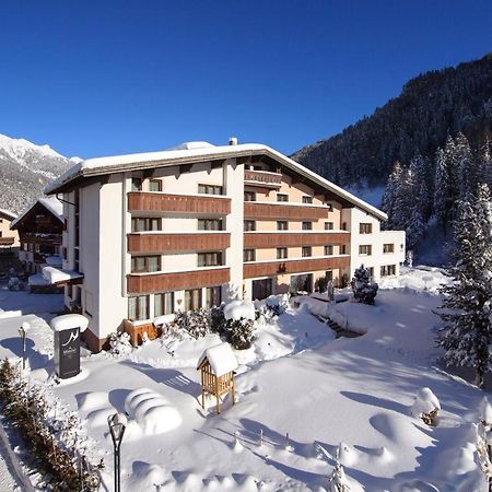 "Quality Hosts Arlberg" Hotel Garni Moessmer Sankt Anton am Arlberg Ngoại thất bức ảnh