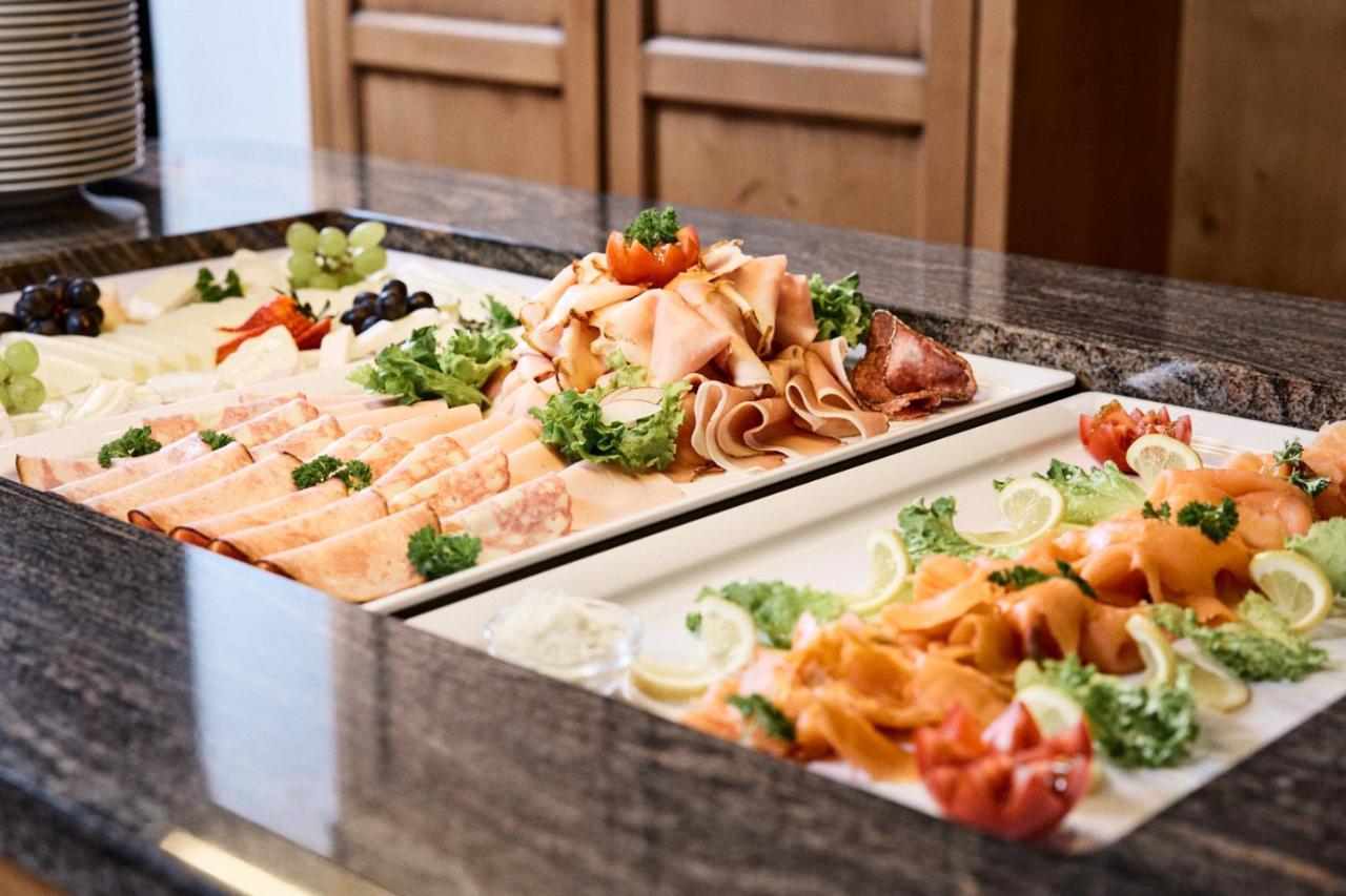 "Quality Hosts Arlberg" Hotel Garni Moessmer Sankt Anton am Arlberg Ngoại thất bức ảnh
