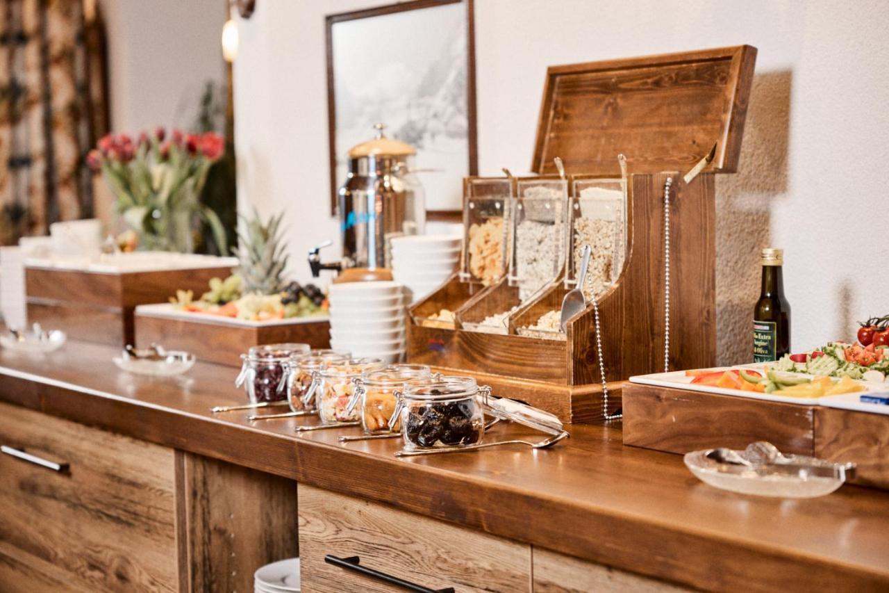 "Quality Hosts Arlberg" Hotel Garni Moessmer Sankt Anton am Arlberg Ngoại thất bức ảnh