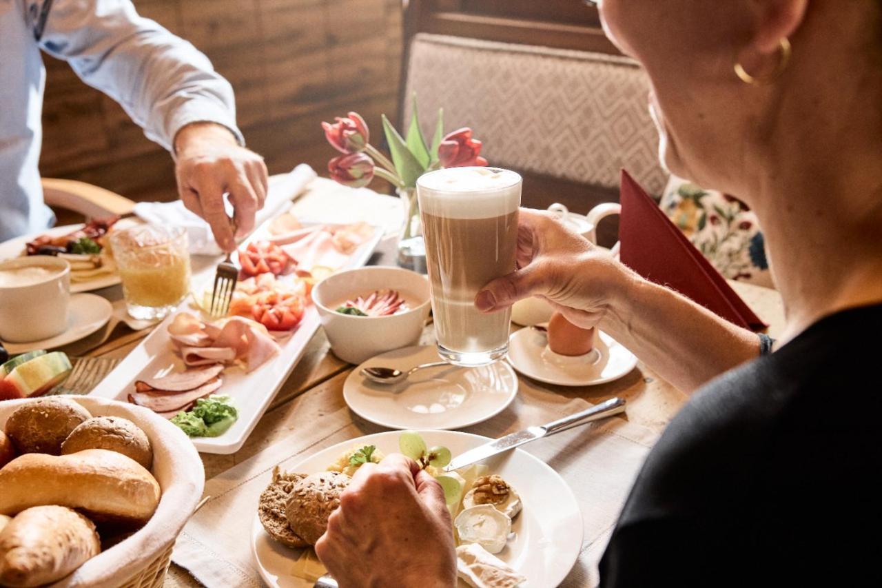 "Quality Hosts Arlberg" Hotel Garni Moessmer Sankt Anton am Arlberg Ngoại thất bức ảnh