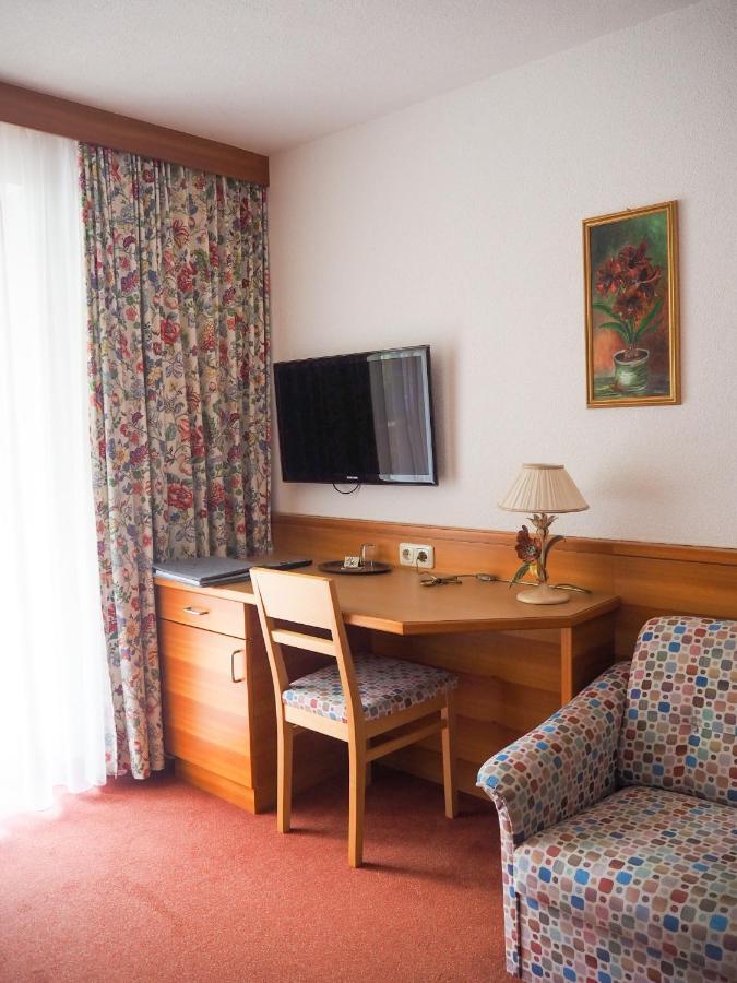 "Quality Hosts Arlberg" Hotel Garni Moessmer Sankt Anton am Arlberg Ngoại thất bức ảnh