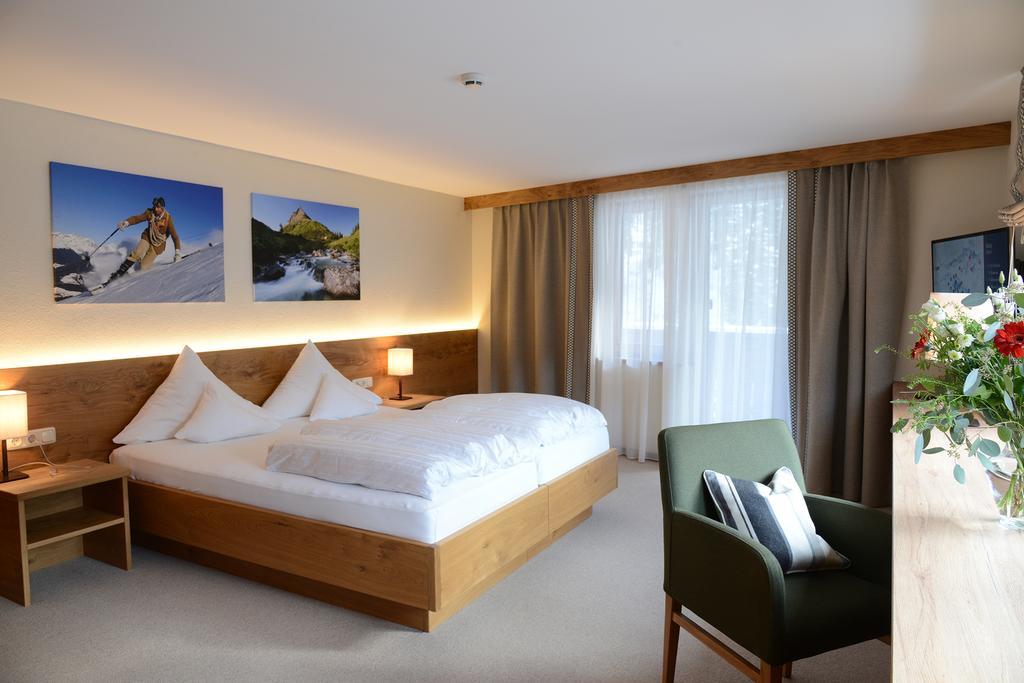 "Quality Hosts Arlberg" Hotel Garni Moessmer Sankt Anton am Arlberg Ngoại thất bức ảnh
