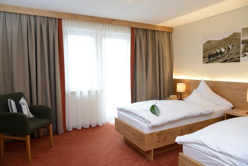 "Quality Hosts Arlberg" Hotel Garni Moessmer Sankt Anton am Arlberg Ngoại thất bức ảnh
