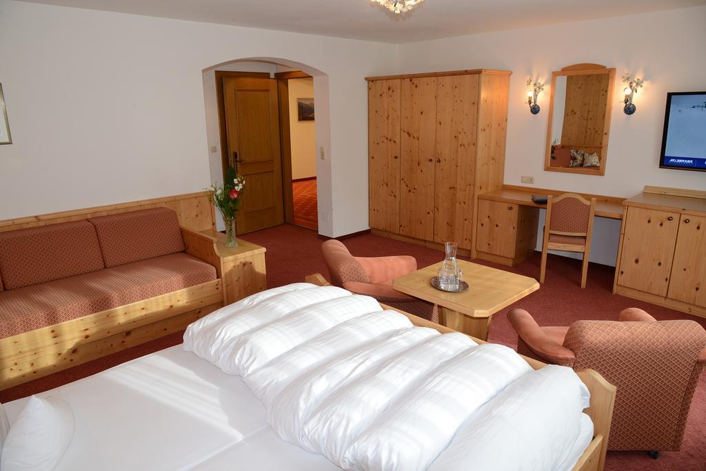 "Quality Hosts Arlberg" Hotel Garni Moessmer Sankt Anton am Arlberg Ngoại thất bức ảnh