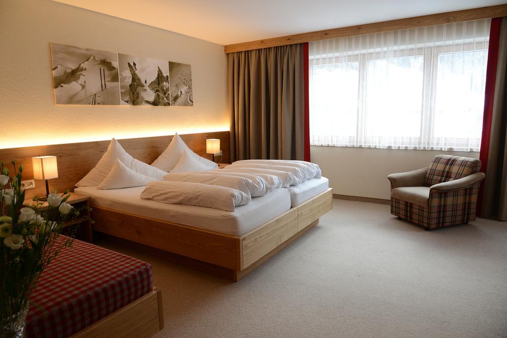 "Quality Hosts Arlberg" Hotel Garni Moessmer Sankt Anton am Arlberg Ngoại thất bức ảnh