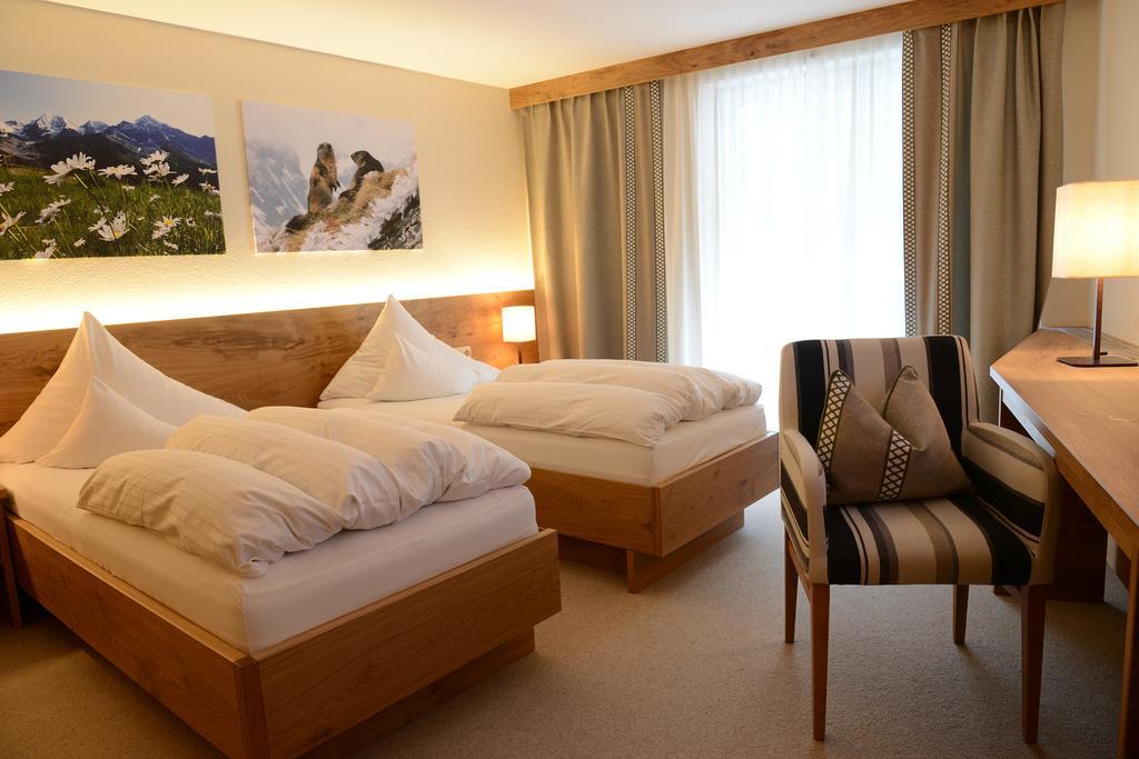 "Quality Hosts Arlberg" Hotel Garni Moessmer Sankt Anton am Arlberg Ngoại thất bức ảnh