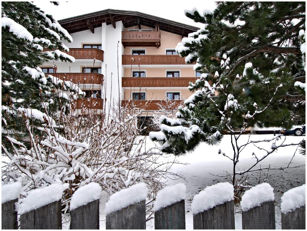 "Quality Hosts Arlberg" Hotel Garni Moessmer Sankt Anton am Arlberg Ngoại thất bức ảnh