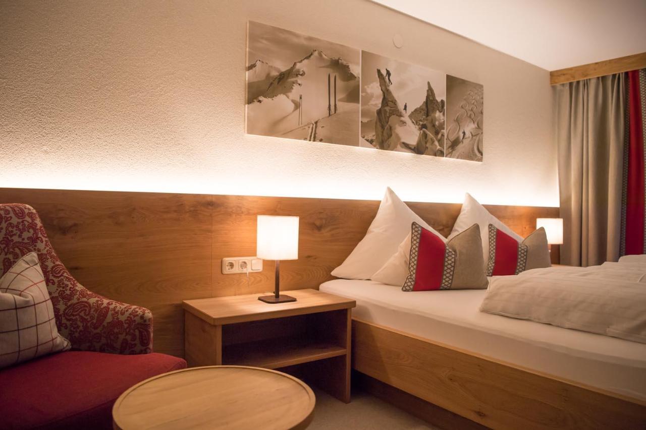 "Quality Hosts Arlberg" Hotel Garni Moessmer Sankt Anton am Arlberg Ngoại thất bức ảnh