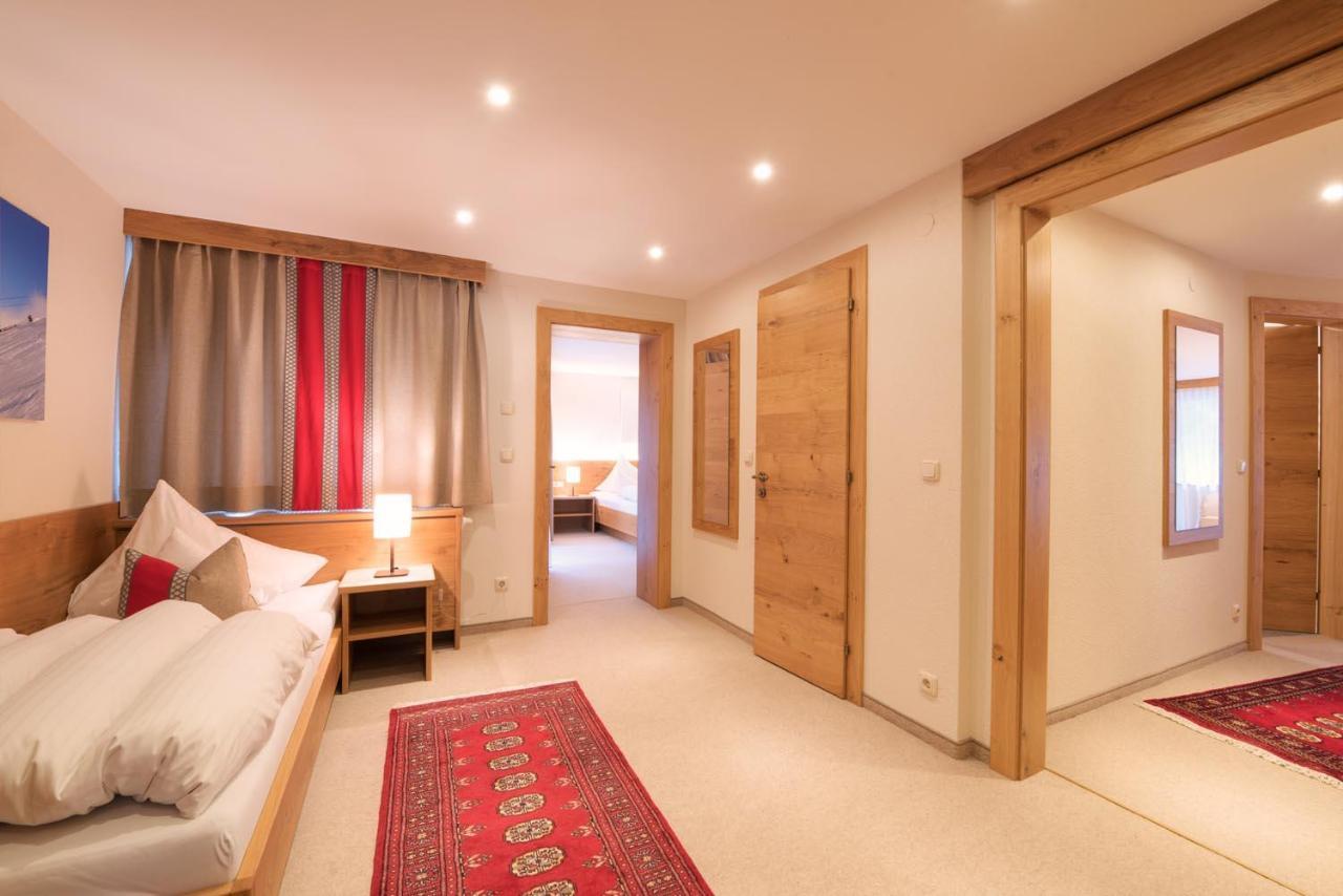 "Quality Hosts Arlberg" Hotel Garni Moessmer Sankt Anton am Arlberg Ngoại thất bức ảnh