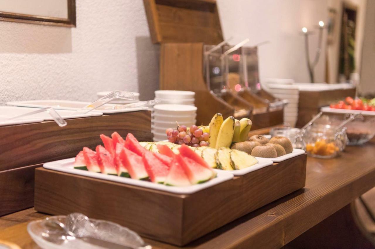 "Quality Hosts Arlberg" Hotel Garni Moessmer Sankt Anton am Arlberg Ngoại thất bức ảnh