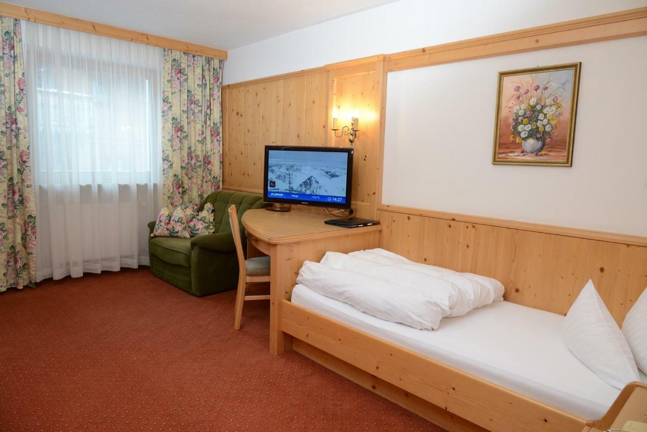 "Quality Hosts Arlberg" Hotel Garni Moessmer Sankt Anton am Arlberg Ngoại thất bức ảnh